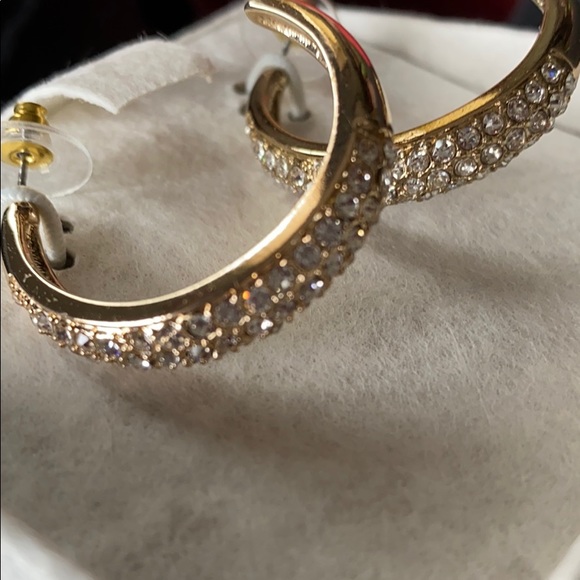 Gold loop earrings - Picture 2 of 7